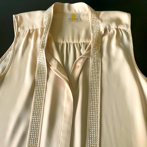 SIS SIS buff sleeveless top with studded tie, M - Picture 2 of 5